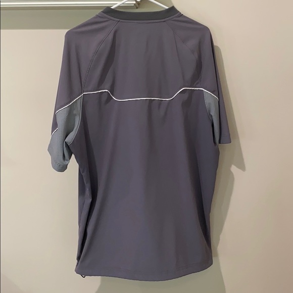 ⭐️ 2/$25 or 3/$30 Under Armour Coaches Pullover - Picture 2 of 4